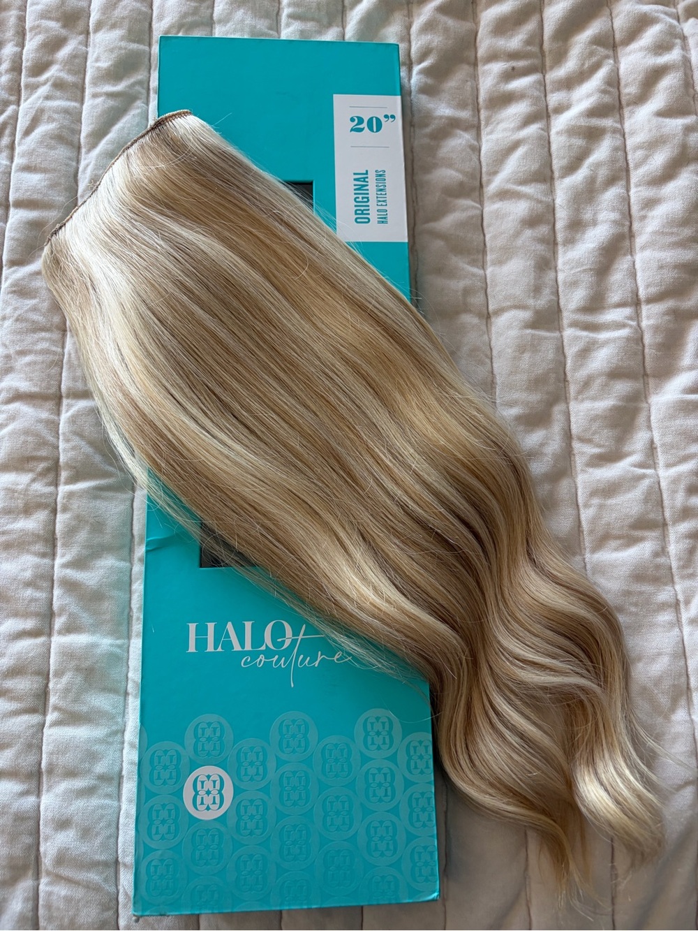 Halo Couture Extensions #116 20 Inches Halo Hair Cool Blonde with Highlights